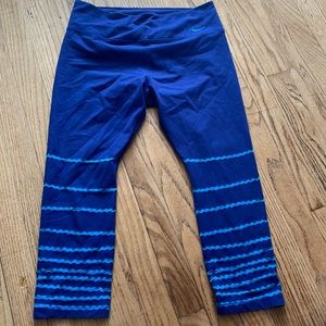 Nike Cropped Leggings Blue Large